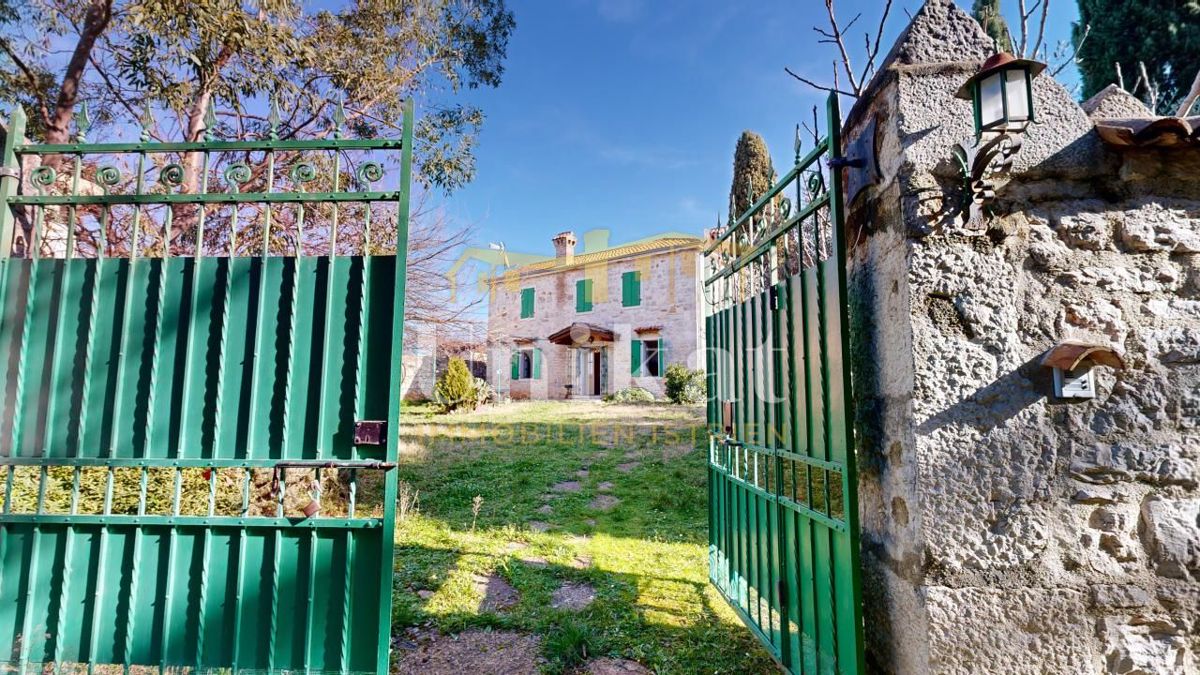 Haus mit großem Garten in Porec
